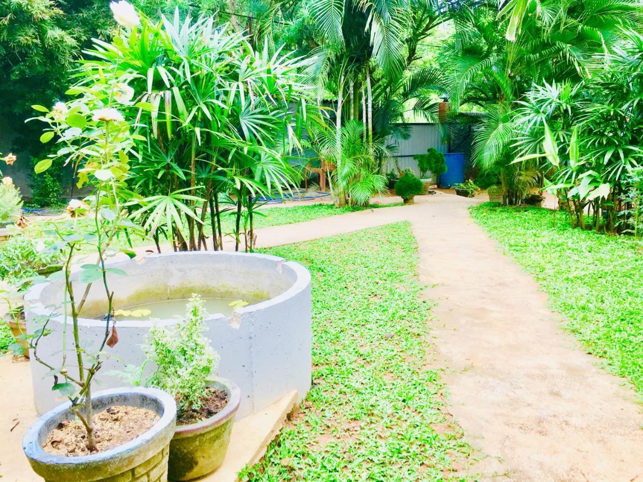 Sea Breeze Garden Hotel Tangalle Exterior foto
